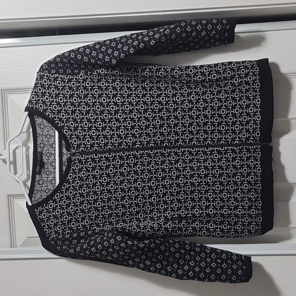 ⚫️🔴Parkhurst Sweater 100% cotton